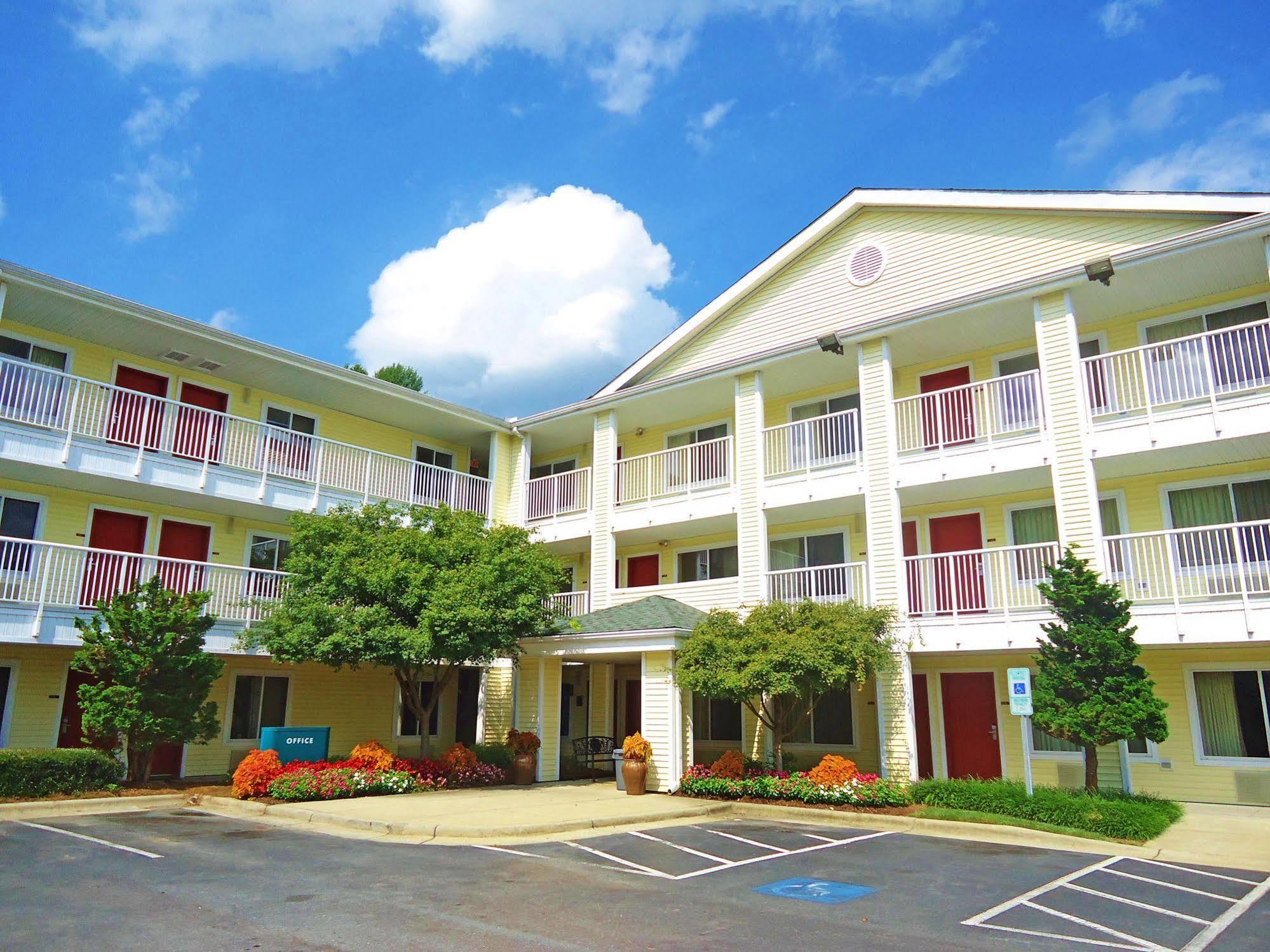 Hometowne Studios By Red Roof Winston-Salem - University Pkwy Exterior photo